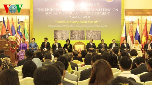 Vietnam attends 8th AMM on social welfare and development  - ảnh 1